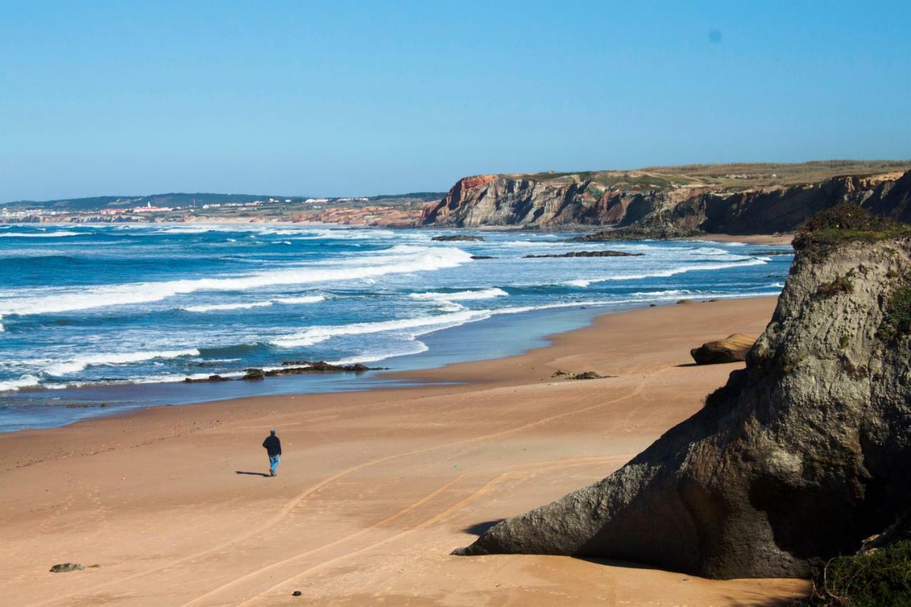 Friendly Peniche Apartment Bagian luar foto