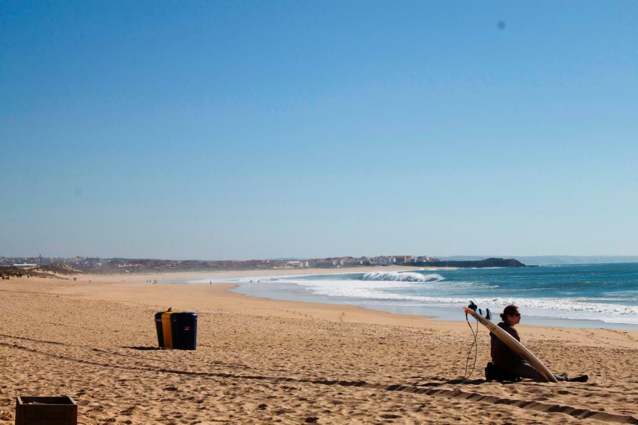 Friendly Peniche Apartment Bagian luar foto