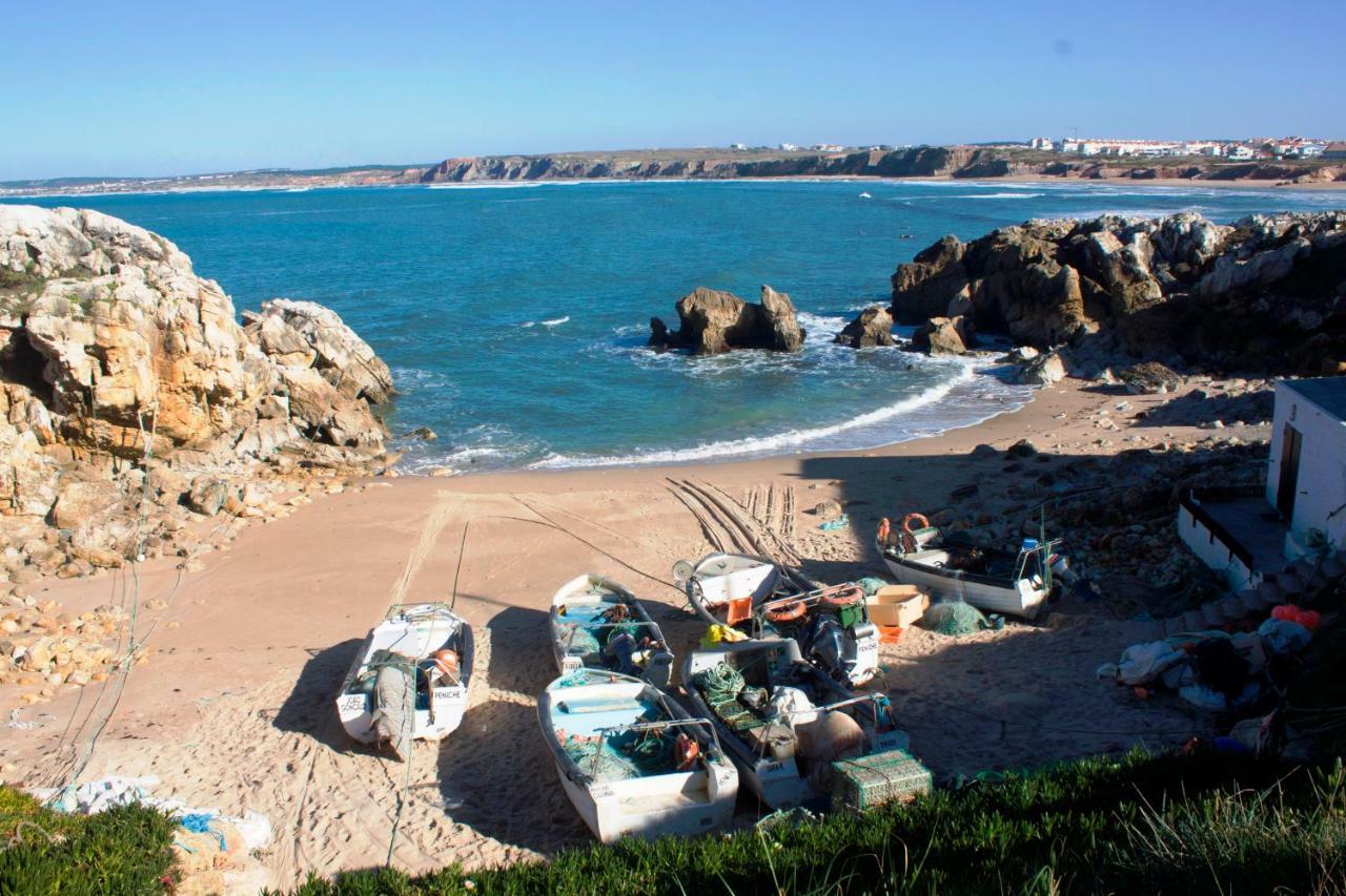 Friendly Peniche Apartment Bagian luar foto