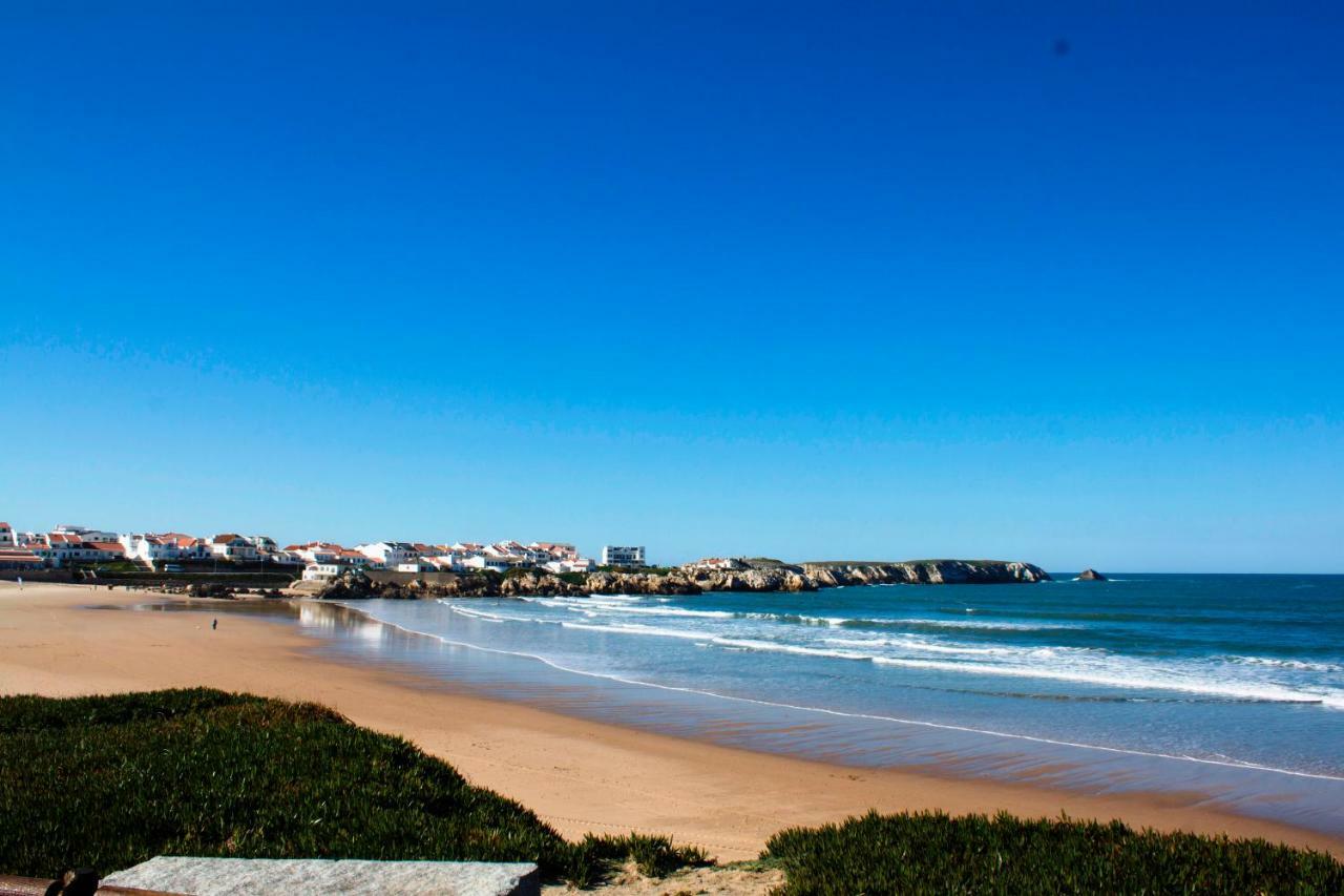 Friendly Peniche Apartment Bagian luar foto