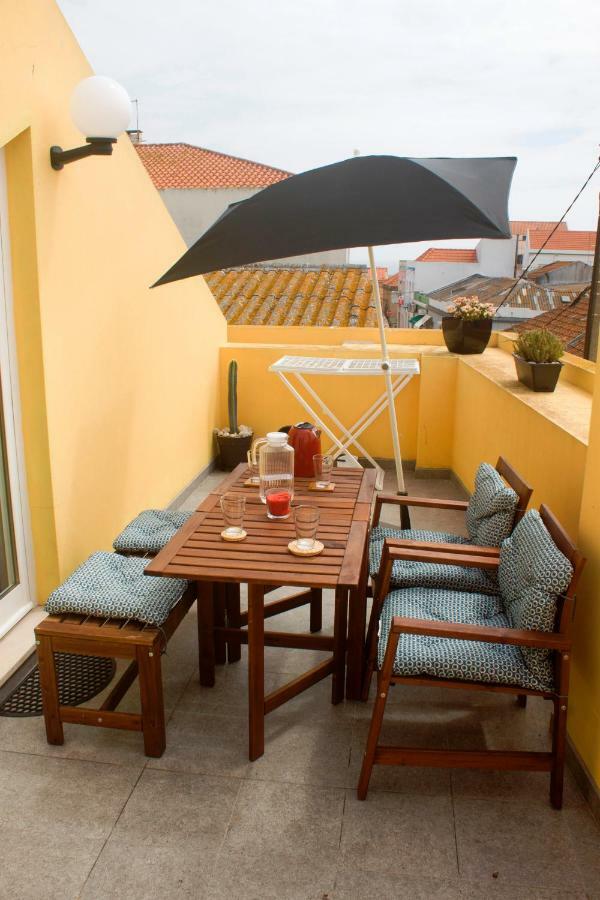 Friendly Peniche Apartment Bagian luar foto